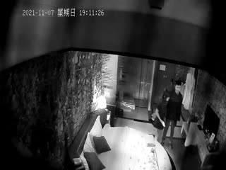 新解密【安防酒店摄像头】情侣开房及大奶时髦妹招嫖战5男